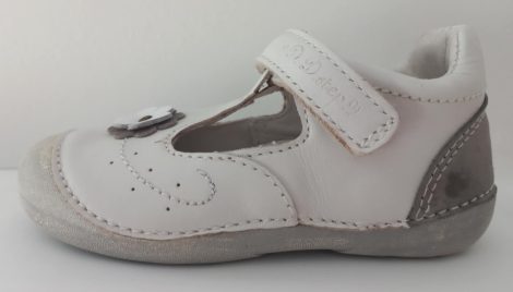 D.D.step lány szandálcipő/balerinacipő 24, fehér-ESZTÉTIKAI HIBÁS